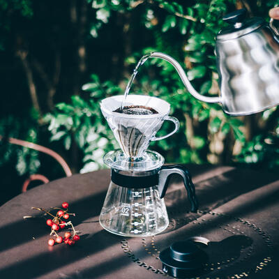 HARIO V60 Coffee Dripper and Server Set 02 - Black